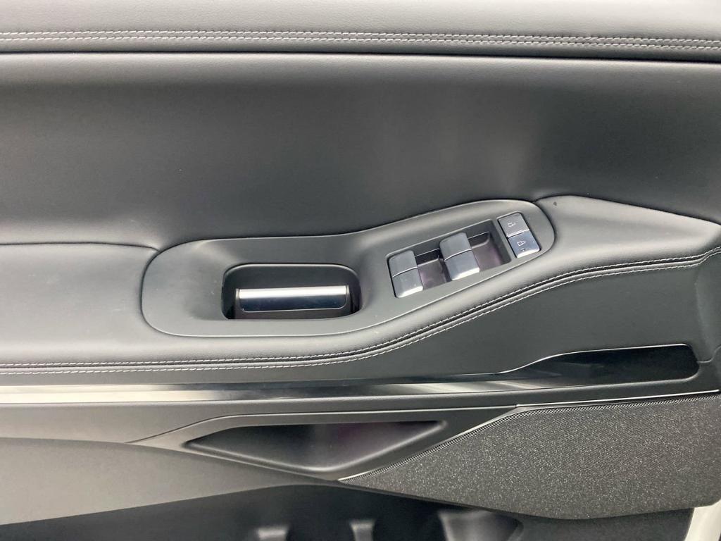 new 2025 Lincoln Navigator car, priced at $10,585