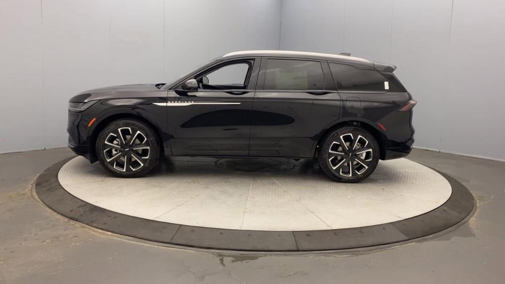 new 2025 Lincoln Nautilus car, priced at $63,455