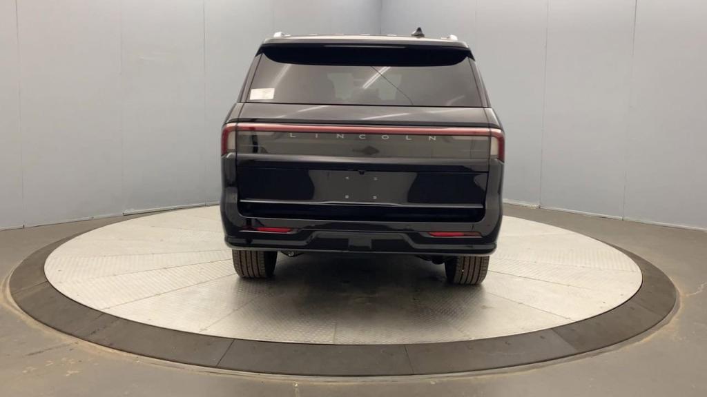 new 2025 Lincoln Navigator L car, priced at $105,425