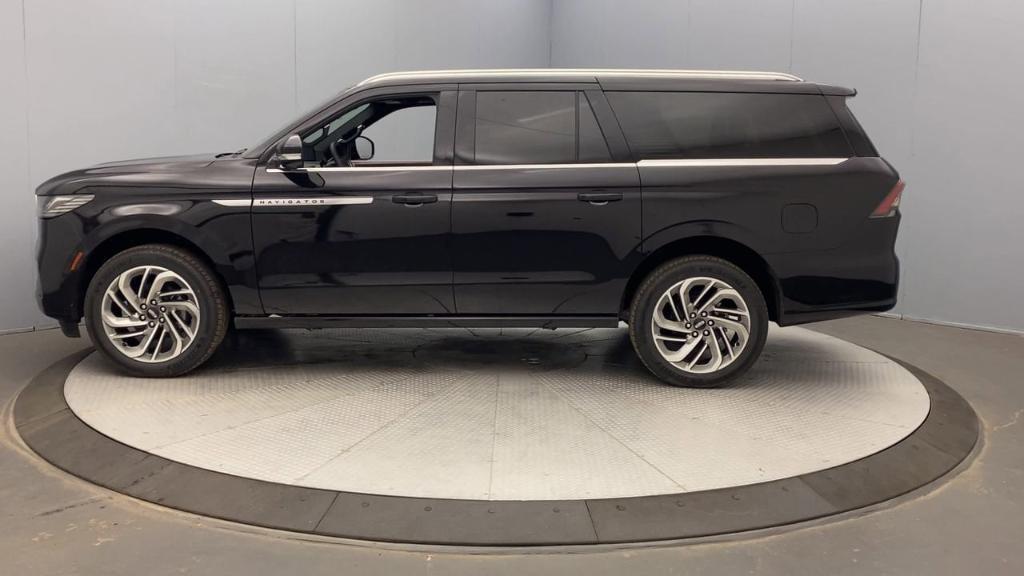new 2025 Lincoln Navigator L car, priced at $105,425