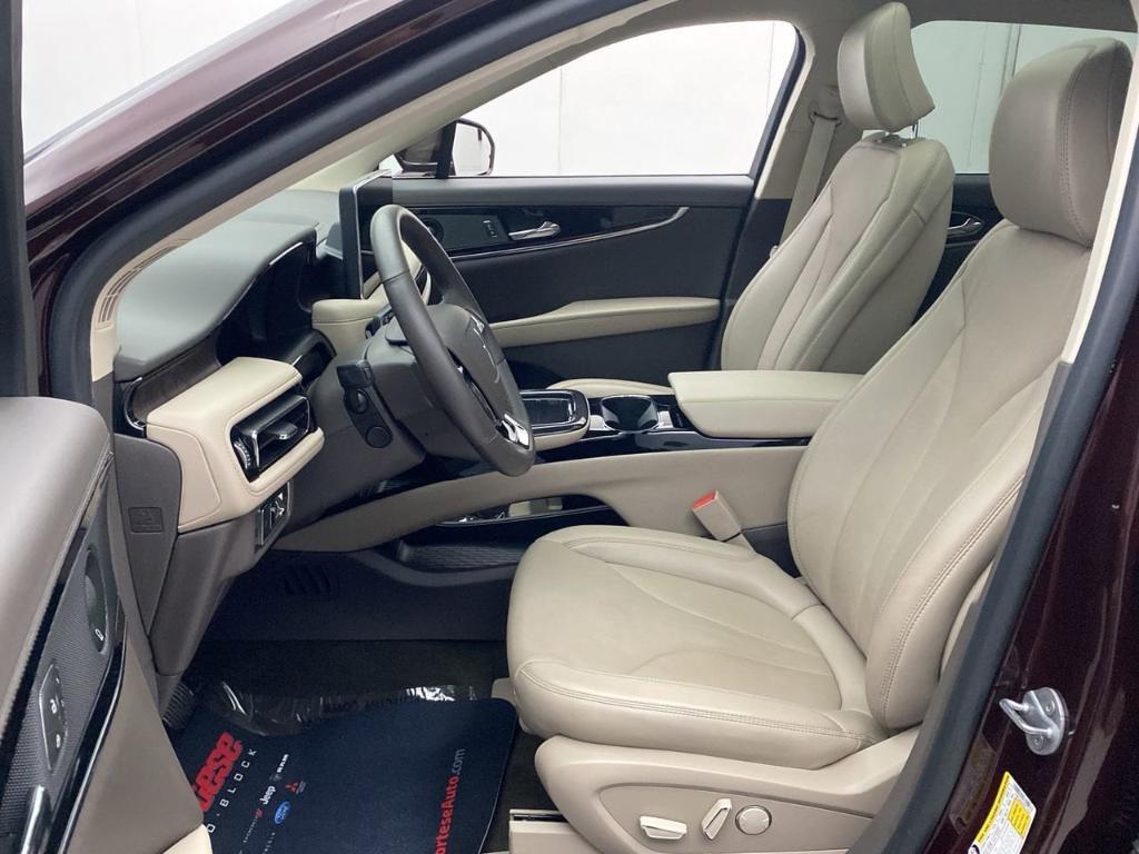 used 2022 Lincoln Nautilus car, priced at $34,999