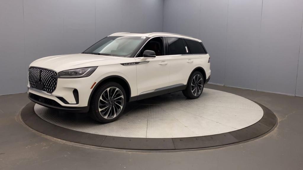 new 2025 Lincoln Aviator car, priced at $79,620