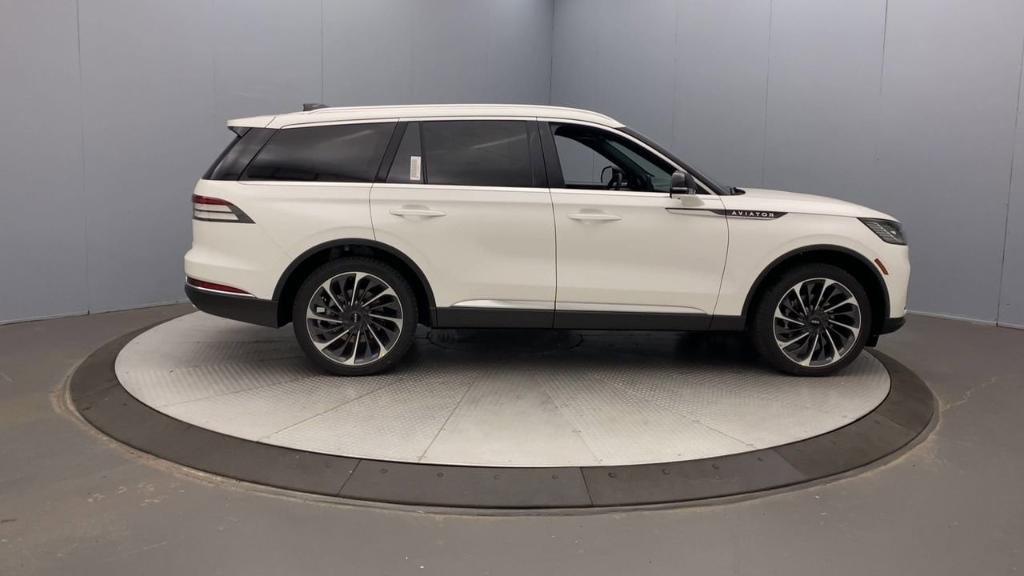 new 2025 Lincoln Aviator car, priced at $79,620