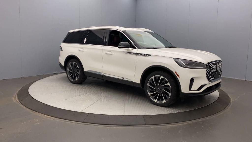 new 2025 Lincoln Aviator car, priced at $79,620