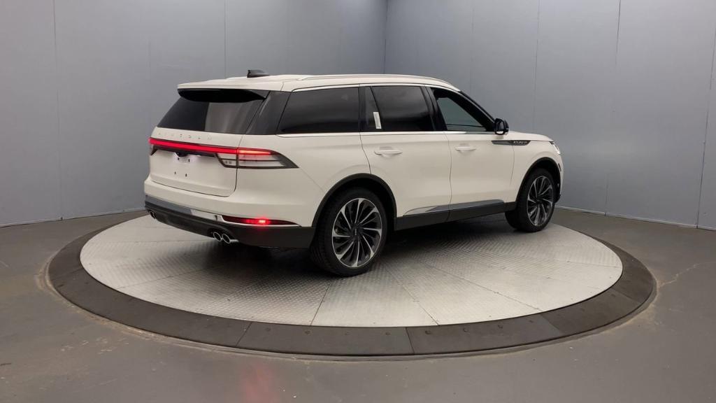 new 2025 Lincoln Aviator car, priced at $79,620