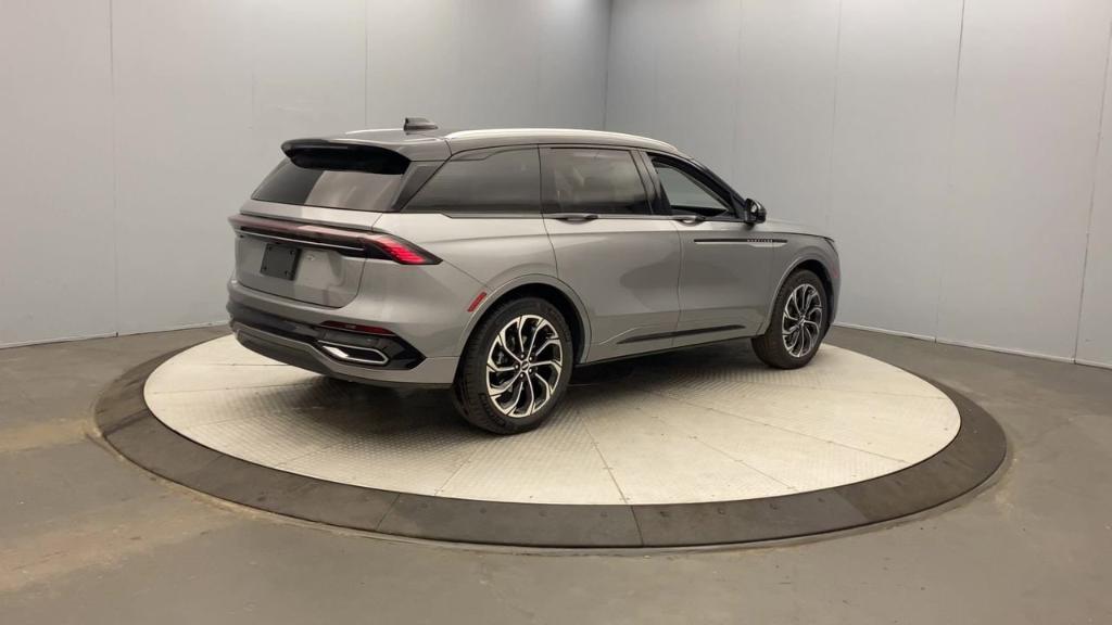 new 2025 Lincoln Nautilus car, priced at $67,910