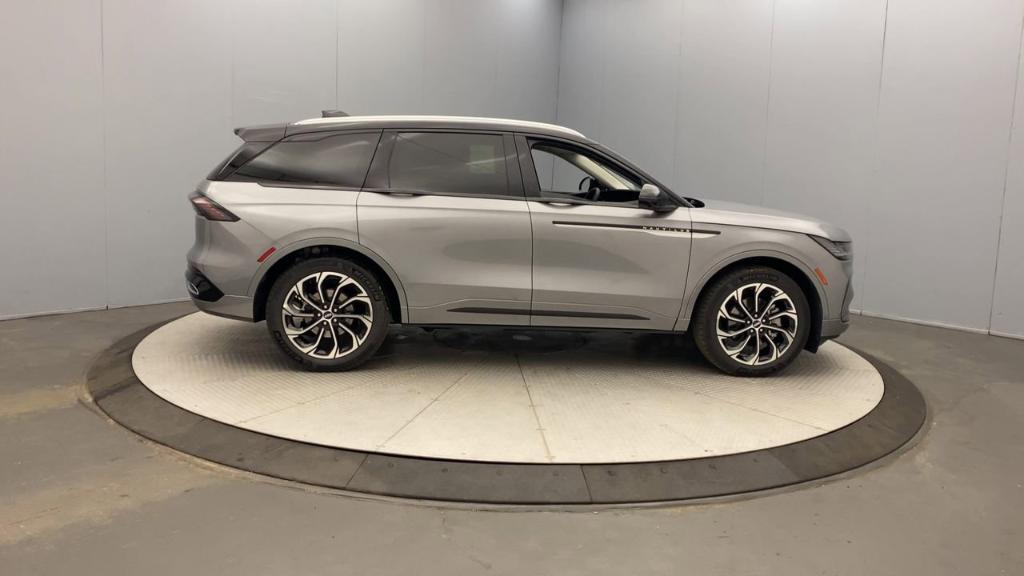 new 2025 Lincoln Nautilus car, priced at $67,910