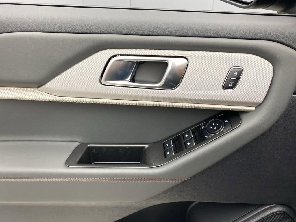 new 2025 Ford Explorer car, priced at $50,355