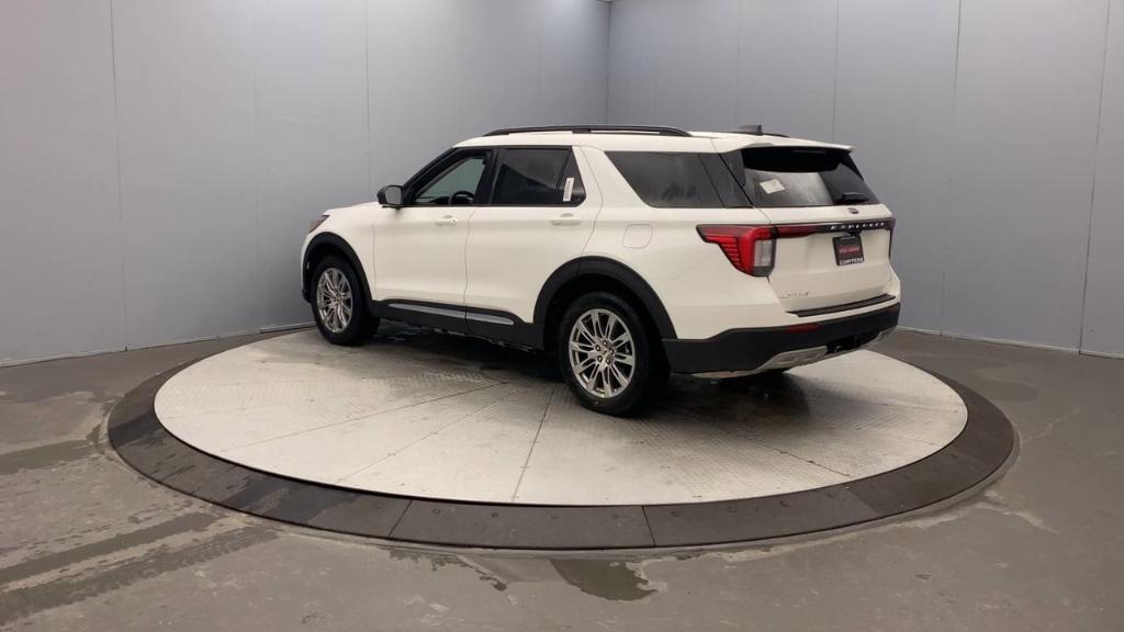 new 2025 Ford Explorer car, priced at $49,652