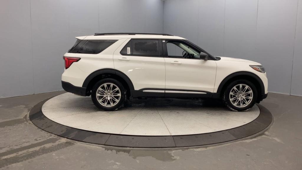 new 2025 Ford Explorer car, priced at $49,652