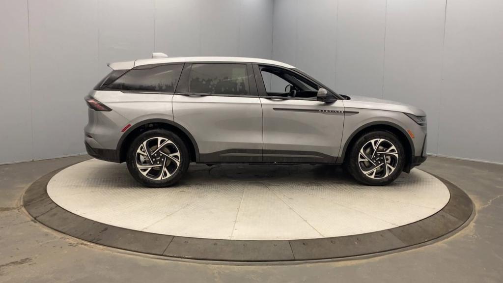 new 2025 Lincoln Nautilus car, priced at $64,270