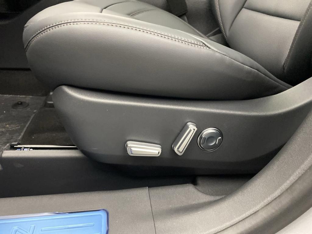 new 2025 Lincoln Nautilus car, priced at $64,270