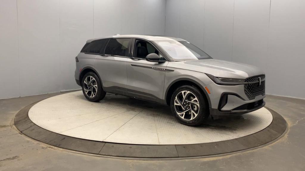 new 2025 Lincoln Nautilus car, priced at $64,270