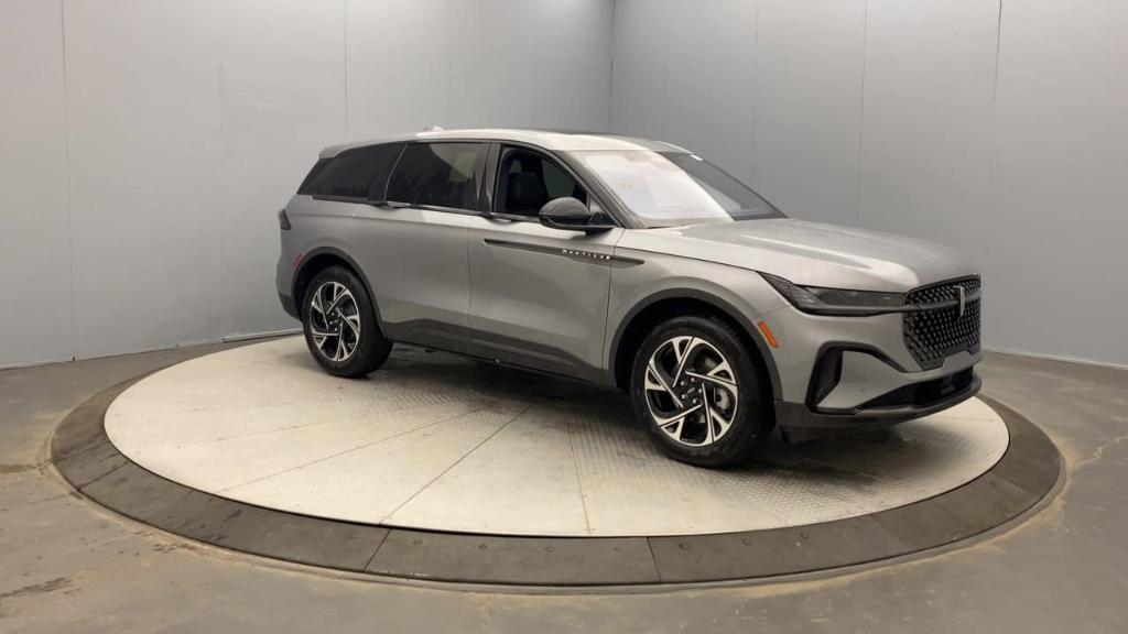 new 2025 Lincoln Nautilus car, priced at $64,270