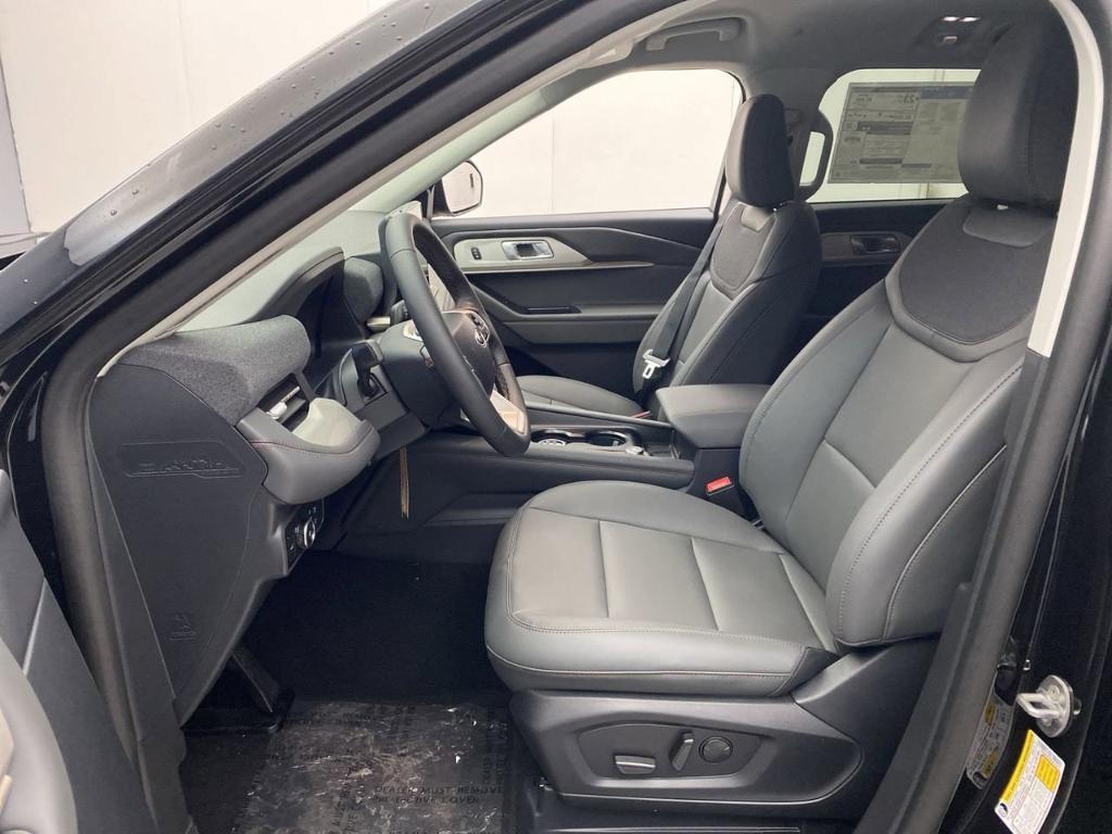 new 2025 Ford Explorer car, priced at $48,365