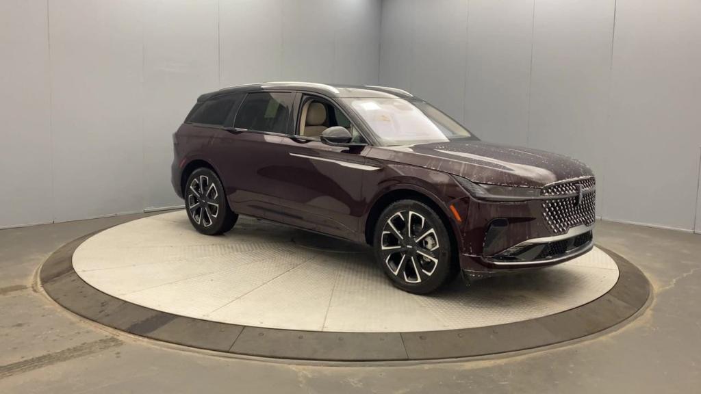 new 2025 Lincoln Nautilus car, priced at $66,205