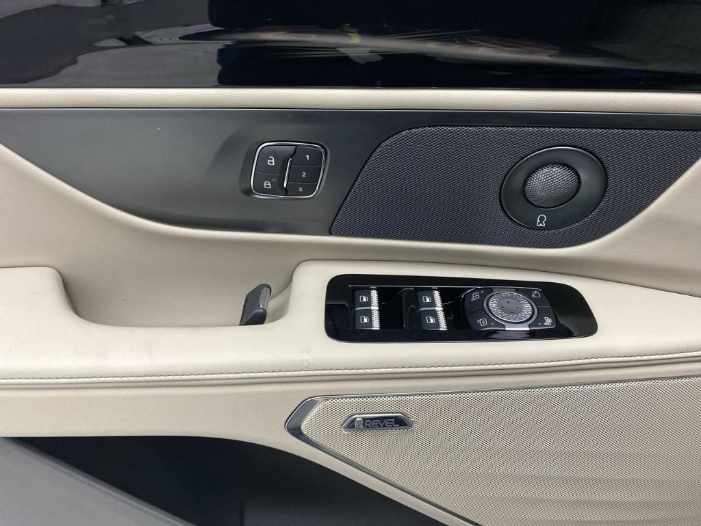 new 2025 Lincoln Nautilus car, priced at $66,205