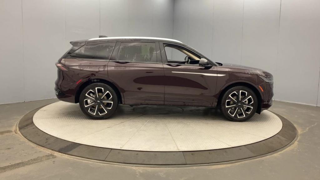 new 2025 Lincoln Nautilus car, priced at $66,205