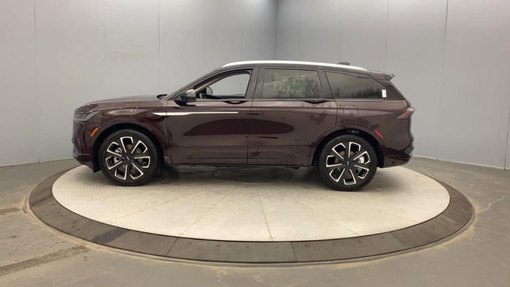 new 2025 Lincoln Nautilus car, priced at $66,205