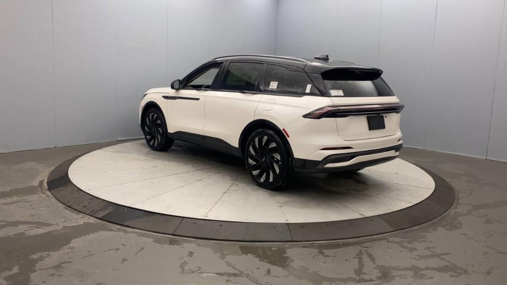 new 2025 Lincoln Nautilus car, priced at $72,910