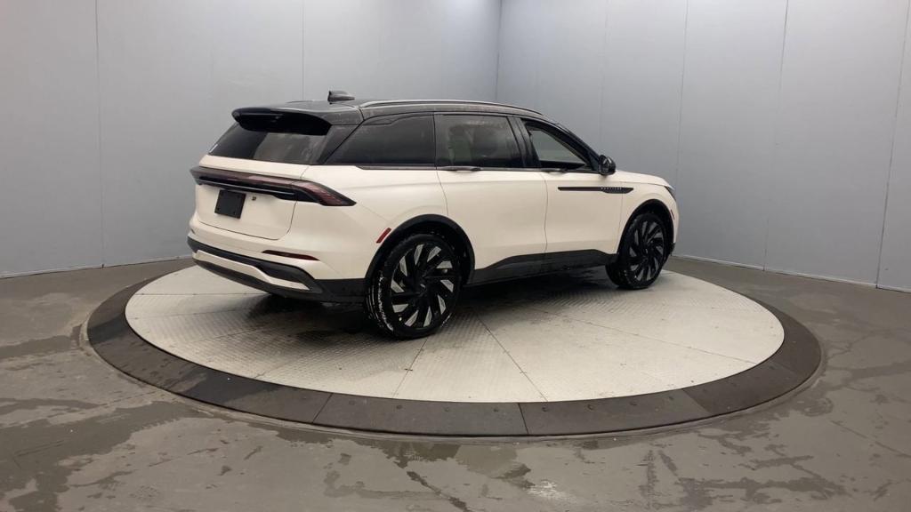 new 2025 Lincoln Nautilus car, priced at $72,910