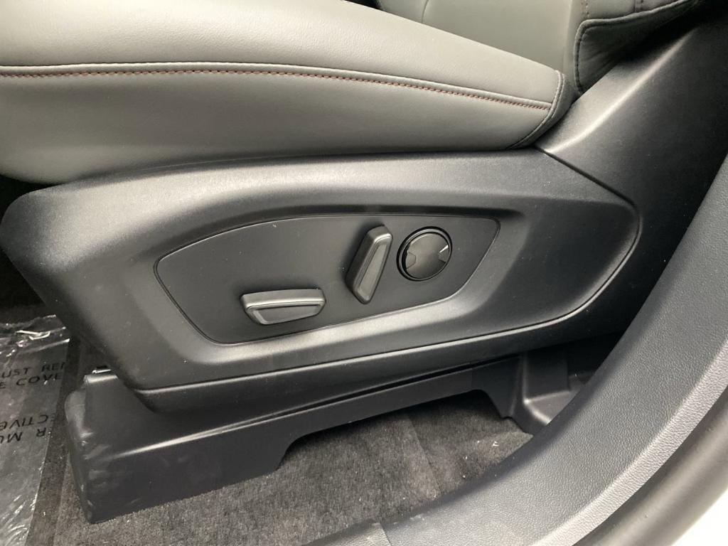 new 2025 Ford Explorer car, priced at $52,005