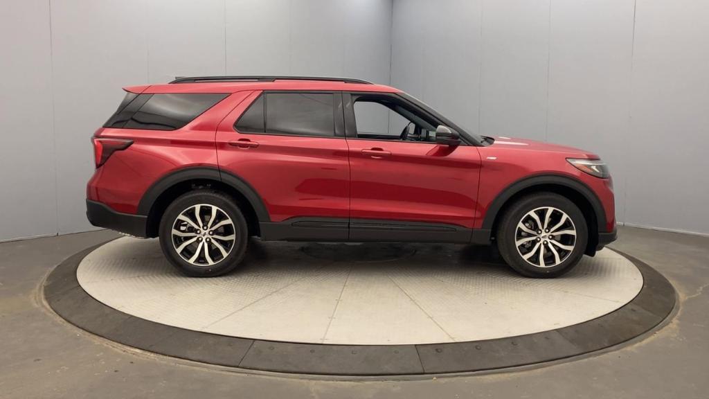 new 2025 Ford Explorer car