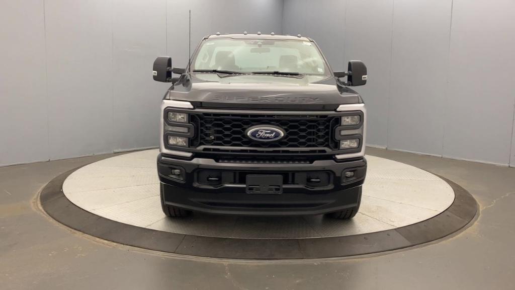 new 2025 Ford F-350 car, priced at $67,400