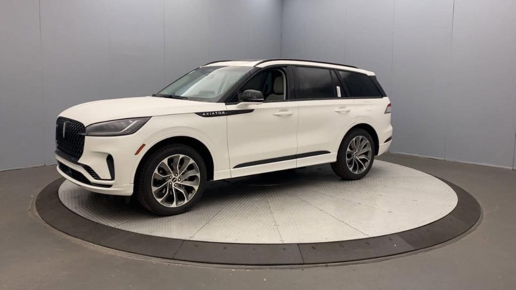new 2025 Lincoln Aviator car, priced at $70,385