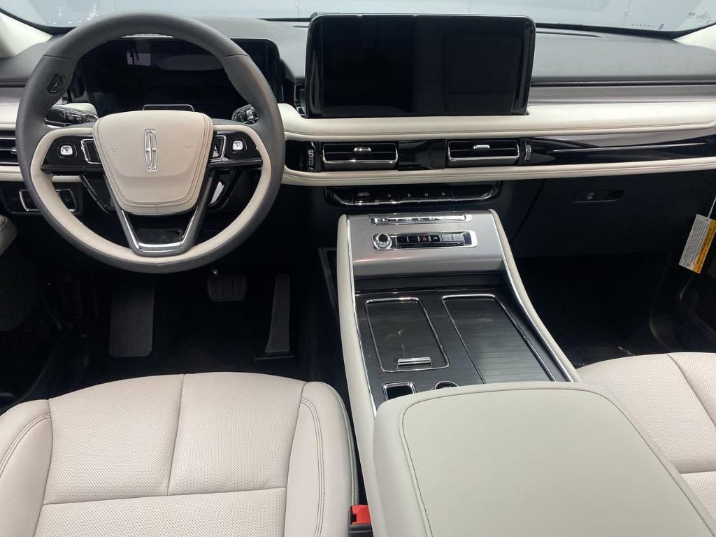 new 2025 Lincoln Aviator car, priced at $70,385