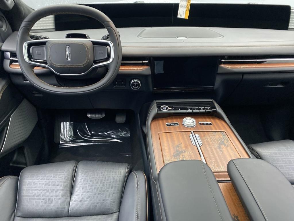 new 2025 Lincoln Navigator L car, priced at $123,295