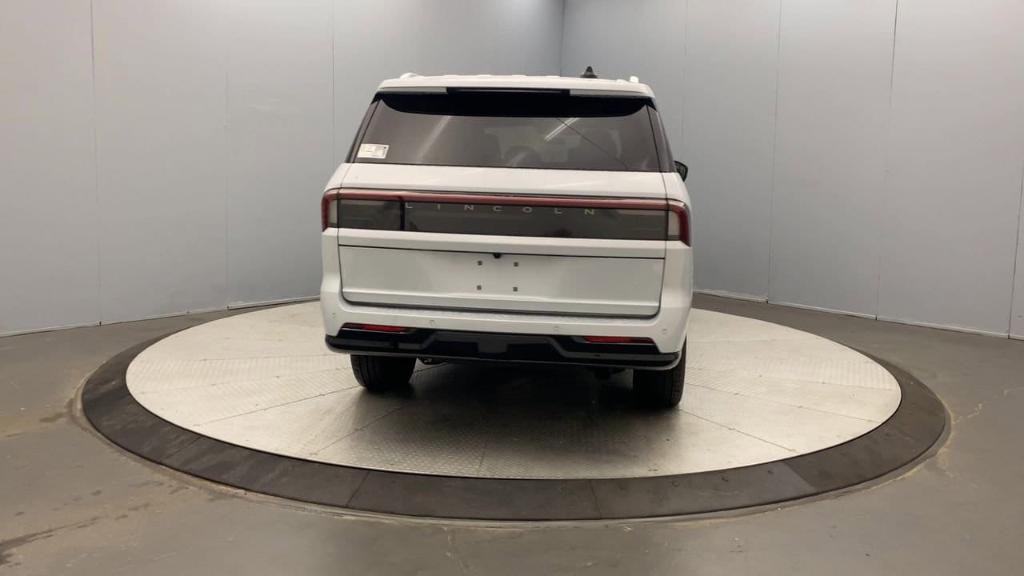 new 2025 Lincoln Navigator L car, priced at $123,295