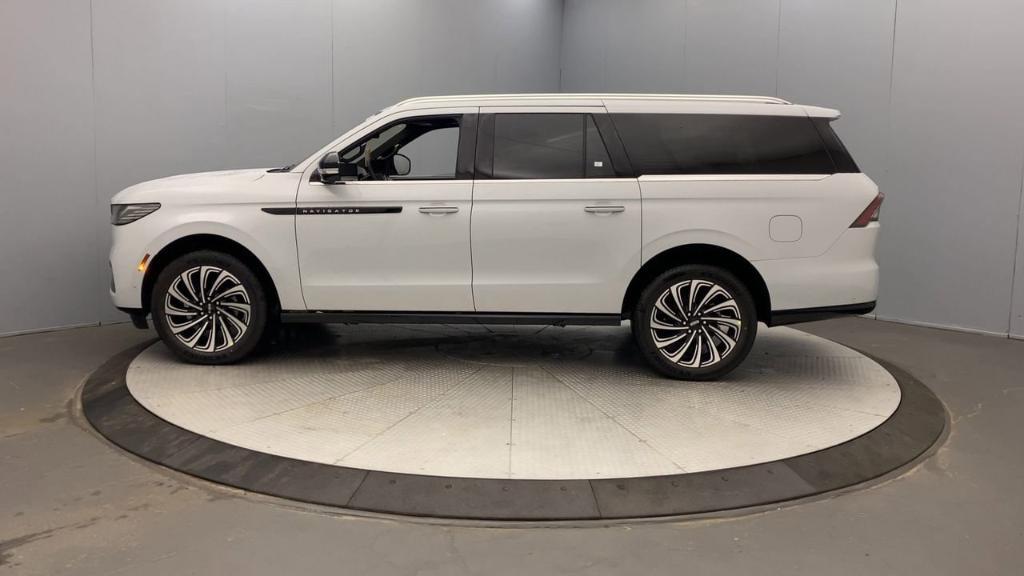 new 2025 Lincoln Navigator L car, priced at $123,295