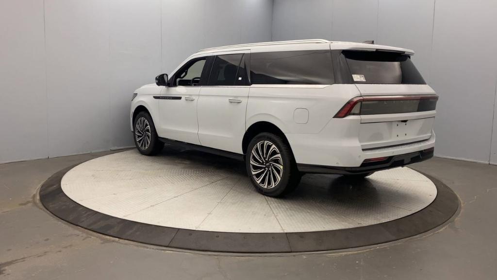 new 2025 Lincoln Navigator L car, priced at $123,295