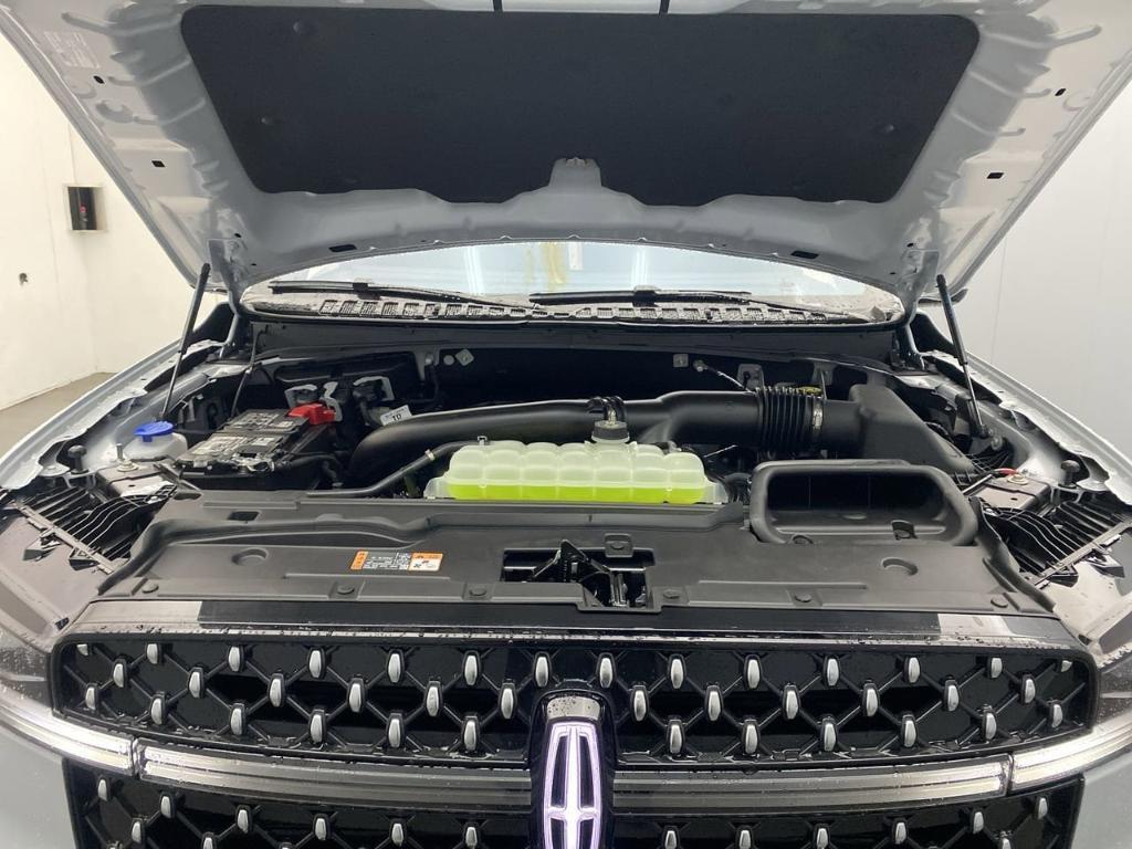new 2025 Lincoln Navigator L car, priced at $123,295