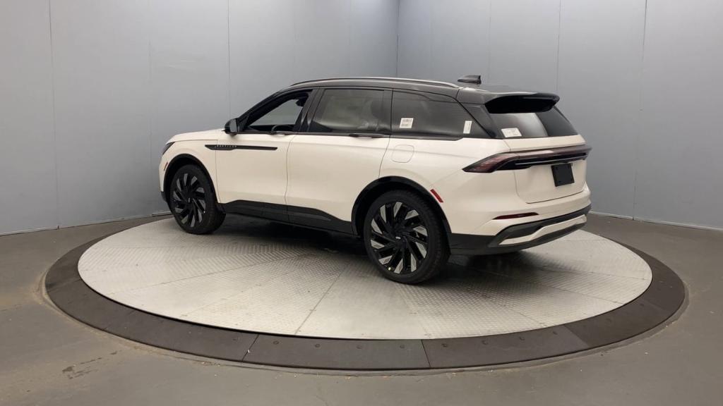 new 2025 Lincoln Nautilus car, priced at $66,355