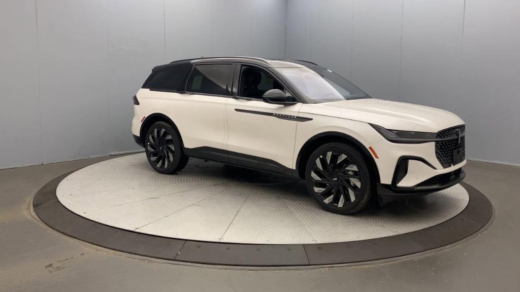 new 2025 Lincoln Nautilus car, priced at $66,355