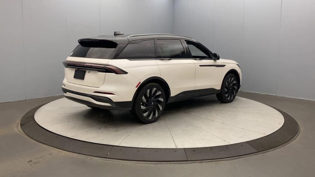 new 2025 Lincoln Nautilus car, priced at $66,355