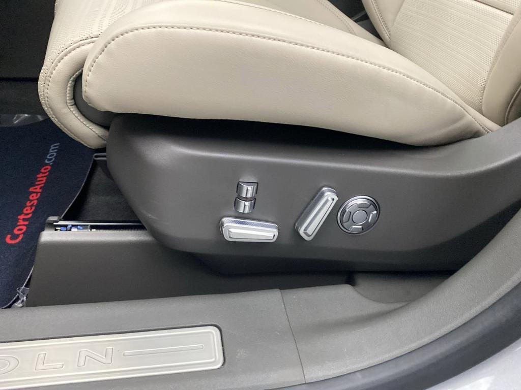 used 2025 Lincoln Nautilus car, priced at $58,999