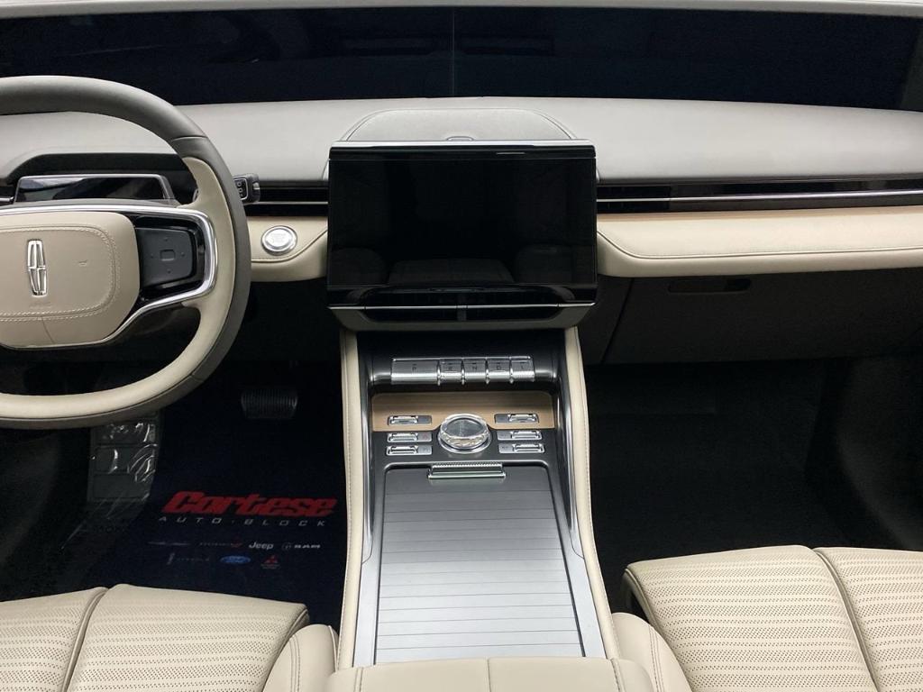 used 2025 Lincoln Nautilus car, priced at $58,999
