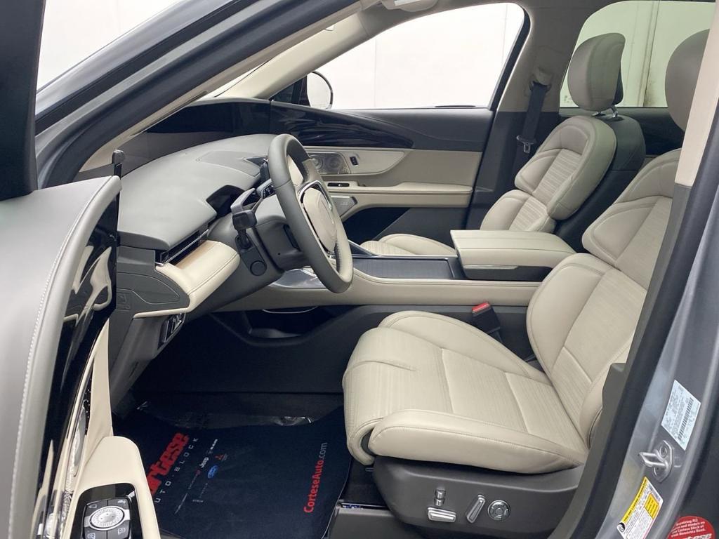 used 2025 Lincoln Nautilus car, priced at $58,999