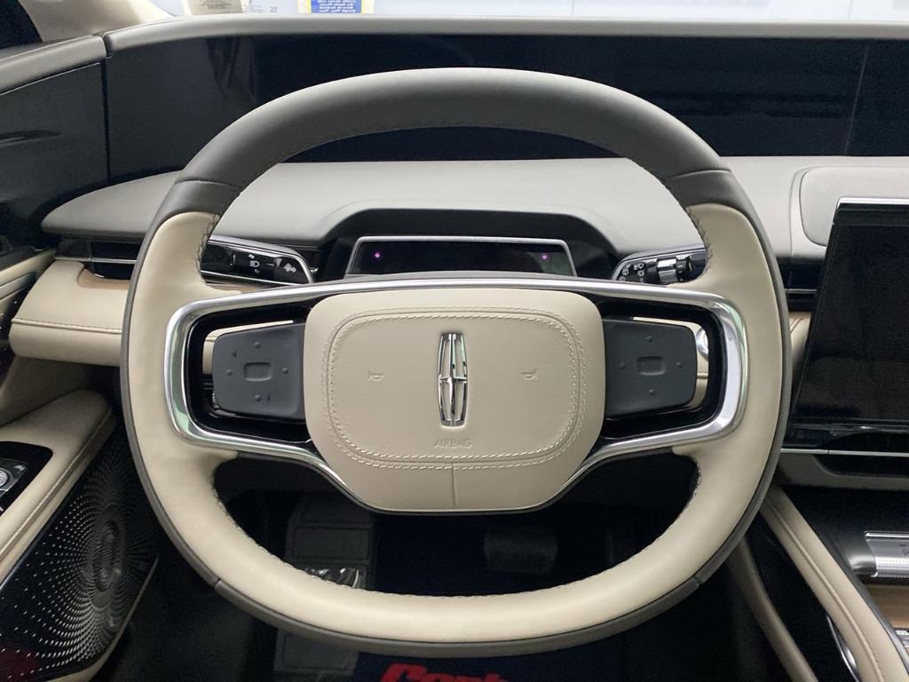 used 2025 Lincoln Nautilus car, priced at $58,999