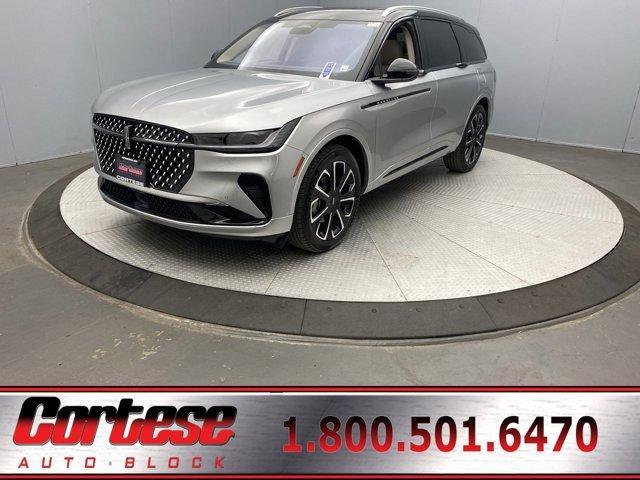 used 2025 Lincoln Nautilus car, priced at $58,999