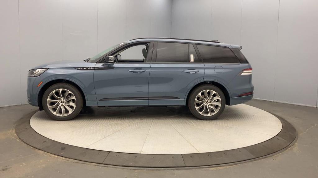 new 2025 Lincoln Aviator car, priced at $66,935
