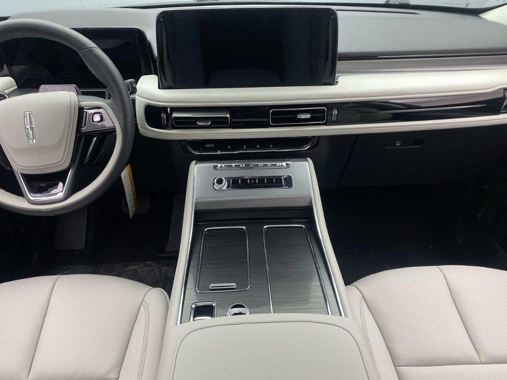 new 2025 Lincoln Aviator car, priced at $66,935