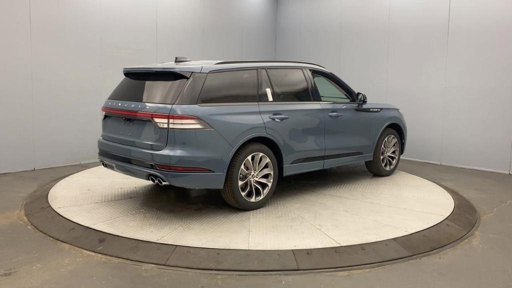 new 2025 Lincoln Aviator car, priced at $66,935