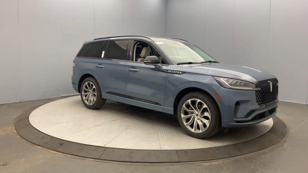 new 2025 Lincoln Aviator car, priced at $66,935