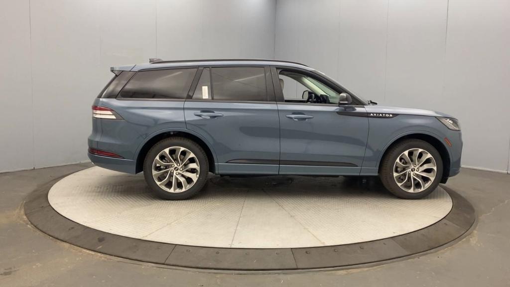 new 2025 Lincoln Aviator car, priced at $66,935