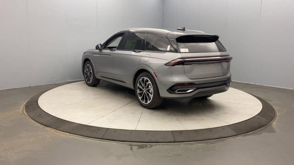 new 2025 Lincoln Nautilus car, priced at $69,910