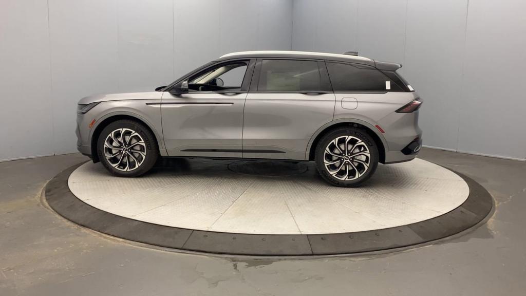 new 2025 Lincoln Nautilus car, priced at $69,910